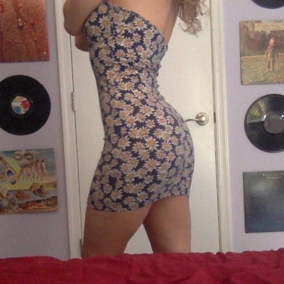 Adorable Sunflower Bodycon Dress - Picture 3 of 5